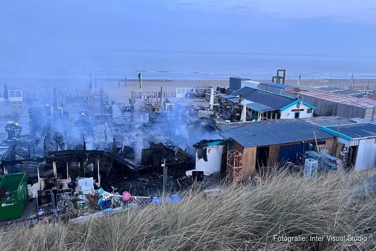 Uitslaande brand bij strandpaviljoen Zandvoort