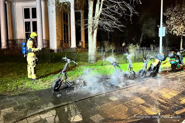 Drie deelscooters in brand in Bloemendaal