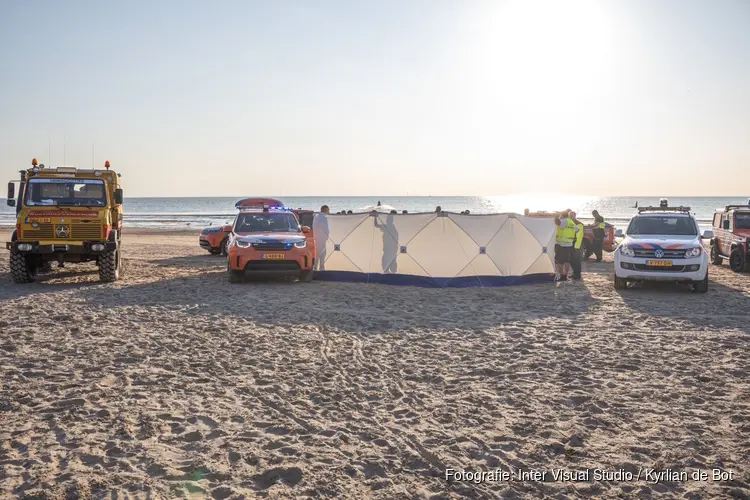 Zwemmer overleden op strand van Zandvoort