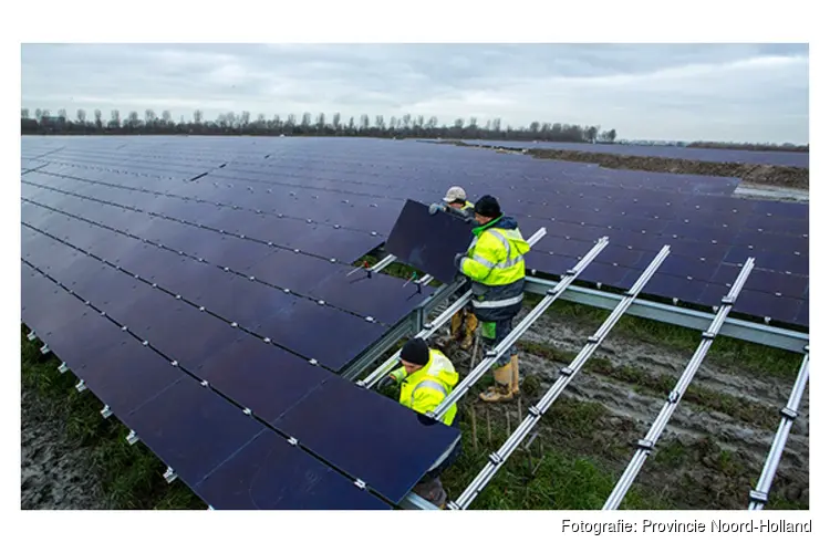 Zonnepanelen langs snelwegen stap dichterbij