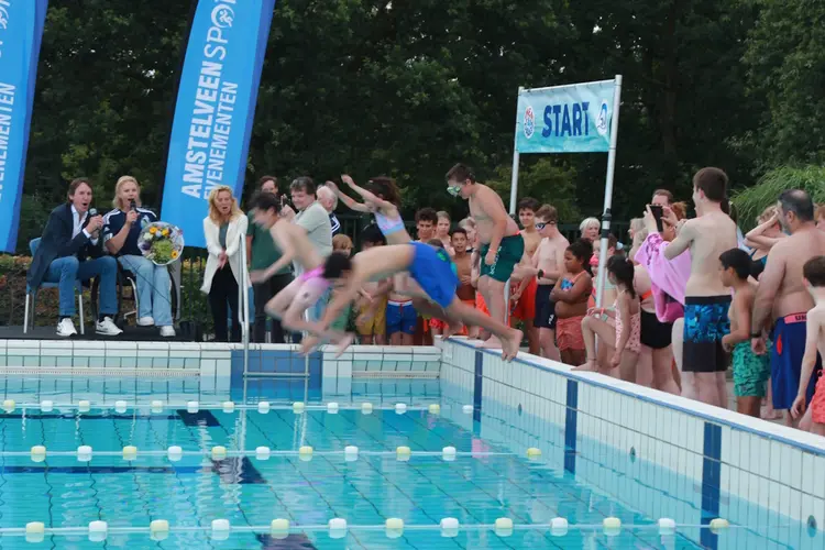 Feestelijke start Zwem4daagse aansluitend op Verenigingscafé