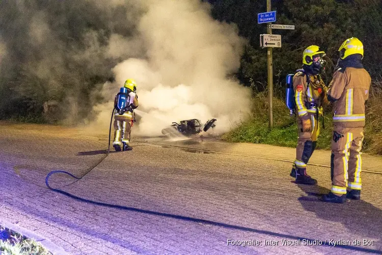 Deelscooter in brand in Zandvoort