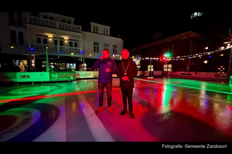 Schaatsbaan feestelijk geopend