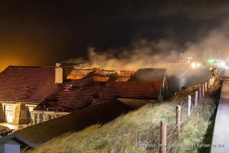 Brand verwoest Bernie's Beachclub in Zandvoort