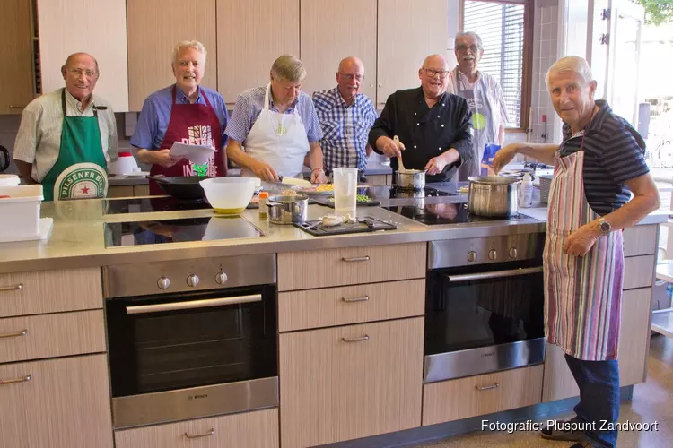 Koken voor mannen bij Pluspunt Zandvoort