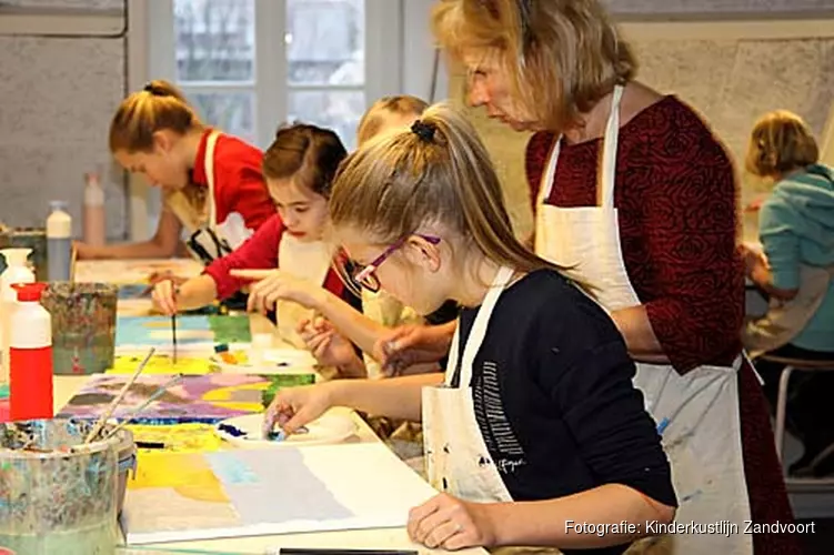 Opening Kinderkunstlijn in het Zandvoorts Museum