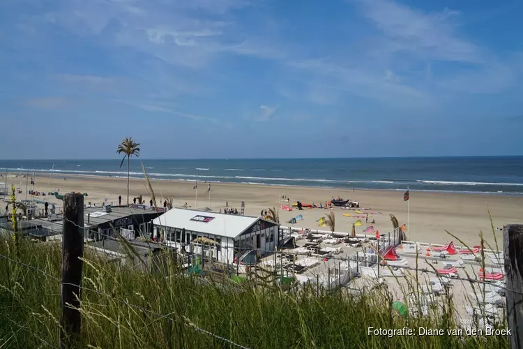 Drukte richting het strand van Zandvoort: wegen lopen vast