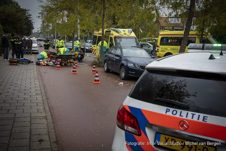 Scooterrijder zeer ernstig gewond na val op hoofd in Zandvoort