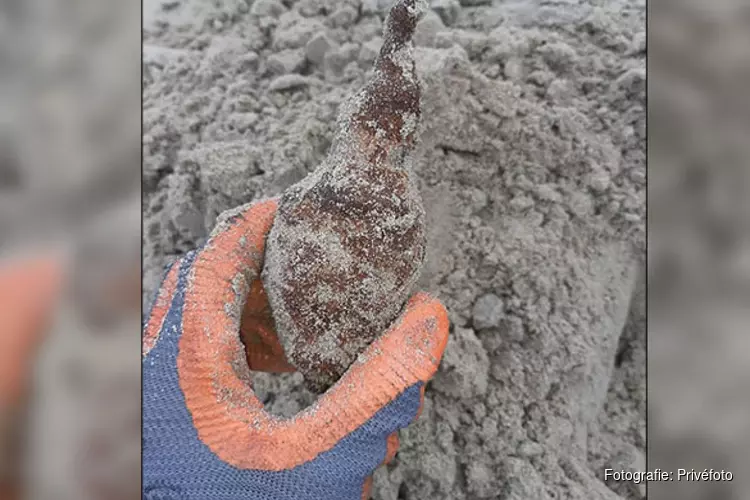 Handgranaat gevonden op strand van Zandvoort