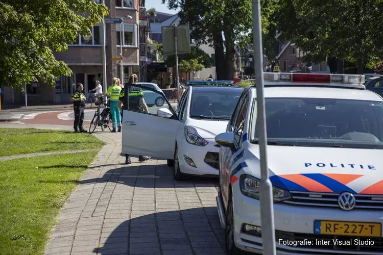 Fietser gewond na aanrijding met auto bij rotonde Overveen