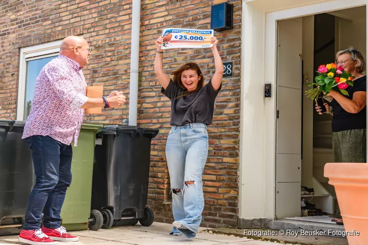 Inwoners Zandvoort winnen samen 137.500 euro bij Postcode Loterij